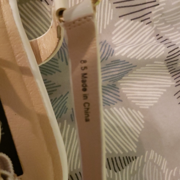 Kensie white wedge sandals - Picture 5 of 7